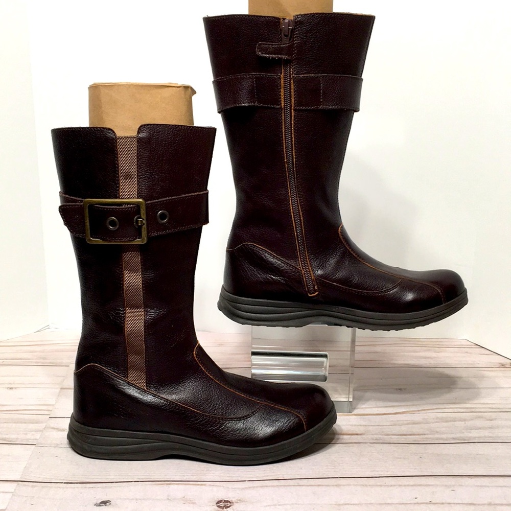 Riding boots brown buckle